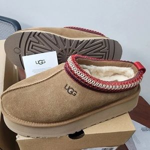 Ugg Tazz size 5 new in box